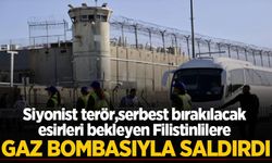 Siyonist terör, serbest bırakılacak esirleri bekleyen Filistinlilere gaz bombası attı