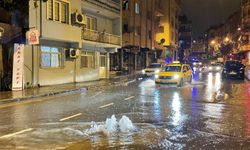 İzmir için kuvvetli sağanak yağış ve fırtına uyarısı!