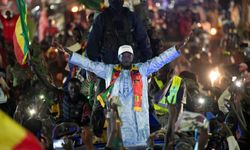 Seçime 10 gün kala hapisten çıktı! Afrika'nın en genç cumhurbaşkanı oldu