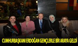Cumhurbaşkanı Erdoğan gençlerle kafede bir araya geldi