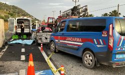 Antalya'da korkunç kaza: Yanan aracın içinde can verdiler