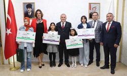 Tokat'ta bir öğrenci yarışma ödülünü Gazze'deki çocuklara bağışladı