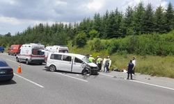Sinop'ta sağlık personellerini taşıyan araç kaza yaptı