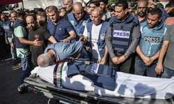 Siyonist terörün Gazze'de katlettiği gazetecilerin sayısı 163'e yükseldi
