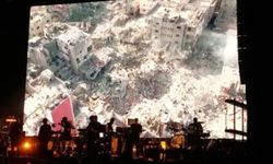 Sanatçı dediğin! İngiliz müzik grubu, İstanbul'daki konserinde Gazze'yi unutmadı