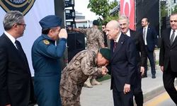 MHP'den CHP'ye 'el öpme' cevabı: Kahramanlarımızı hedefe koymak CHP’ye yakışan bir tavır