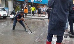 Marmaris'teki sağanak yağış hayatı olumsuz etkiledi