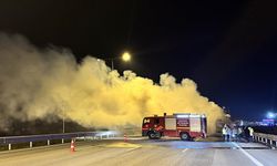 Kuzey Marmara Otoyolu'nda tır yangını nedeniyle trafik tek şeritten sağlanıyor