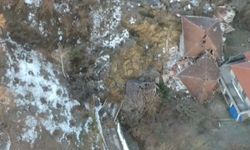 Sinop'ta heyelan meydana geldi: 3 ev ve 1 ahır enkaza döndü