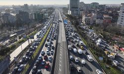 İstanbul'da akşam saatlerinde trafik yoğunluğu yaşandı