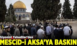 Siyonist Yahudiler, Mescid-i Aksa'ya Polis eşliğinde baskın düzenledi