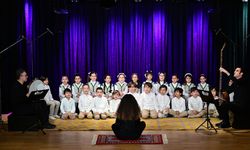 İlkokul öğrencileri huzurevi sakinlerine konser verdi