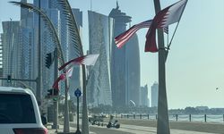 Doha, Trump'ın ziyareti öncesi Katar ve ABD bayraklarıyla donatıldı