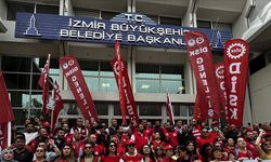İzmir'de Büyükşehire grev kararı asıldı, Konak Belediyesi'nde grev başladı
