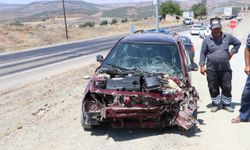 Kilis'te iki otomobilin çarpıştığı kazada 8 kişi yaralandı