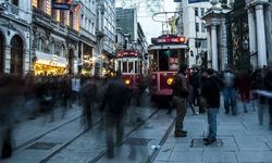 Kaymakamlık duyurdu: Beyoğlu'nda gösteri yürüyüşü ve açık hava toplantıları 1 gün süreyle yasaklandı