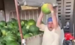 Adana'da satamadığı karpuzları yere atıp parçaladı