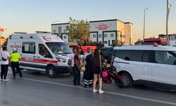 Edirne'de başpehlivanın kullandığı araca çarpan motosikletli yaralandı