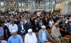 Fatih Camisi'nde 15 Temmuz şehitleri için hatim programı düzenledi
