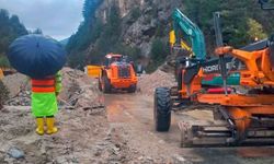 Bakan Yumaklı'dan Karadeniz Bölgesi'ndeki sellere ilişkin açıklama: 183 personelimizle sahadayız