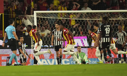 Beşiktaş, Göztepe'ye yenildi