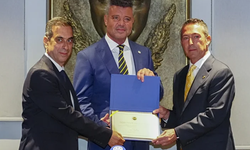 Fenerbahçe'de Sadettin Saran mazbatasını aldı