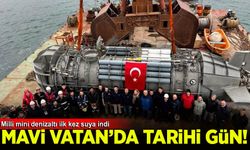 Mavi Vatan’da tarihi gün: Milli mini denizaltı ilk kez suya indi