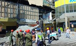Filipinler'deki 7.8'lik depremde ölü sayısı 15'e çıktı