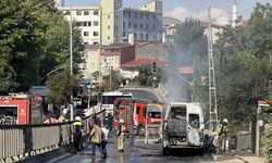 Ümraniye'de seyir halindeki minibüs yandı