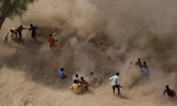 Pakistan'da şiddetli rüzgar ve toz fırtınası: 1 ölü, 9 yaralı
