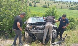 Gümüşhane'de hafif ticari araç devrildi: 1 ölü