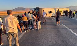 Kütahya'da yolcu otobüsü devrildi