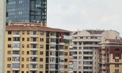 Trump'ın kalacağı otelin karşısına Filistin bayrağı asıldı