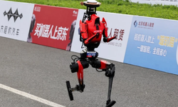 Çin'de insansı robot 100 metreyi Usain Bolt'tan daha hızlı koştu