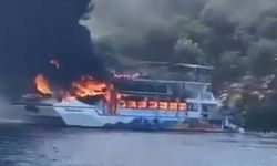 Fethiye'de gezi teknesi alev alev yandı: Vatandaşlar denize atladı