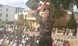 Litvanya'da cami önünde cuma namazı sırasında "domuz başı" provokasyonu