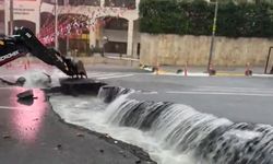Eyüpsultan'da yol çöktü!