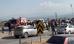 MHP'li milletvekili ve il başkanının konvoyunda kaza: 1 ölü, 4 yaralı