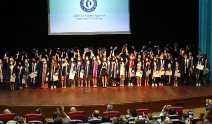 Uşak Üniversitesi'nde gecikmeli mezuniyet töreni heyecanı!