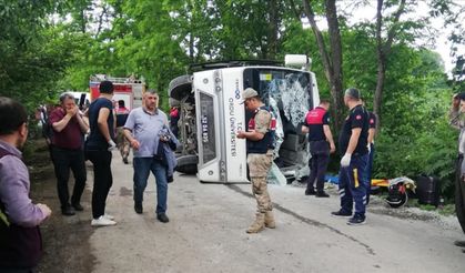 Ordu'da korkunç kaza: Dekan hayatını kaybetti,  2'si ağır 19 kişi yaralandı!