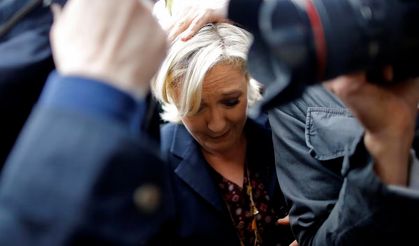 Le Pen, AB fonlarını zimmetine geçirdiği gerekçesiyle yargılanacak