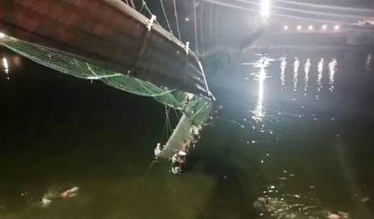 Hindistan'da asma köprü çöktü: 60 kişi hayatını kaybetti