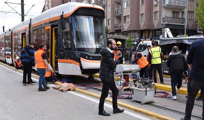 Eskişehir'de tramvayın çarptığı kadın hayatını kaybetti