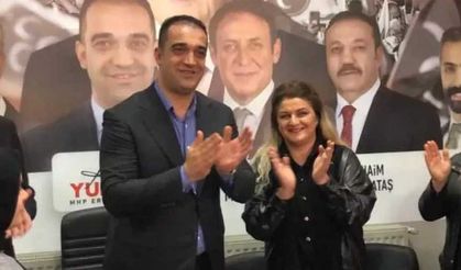 İYİ Parti milletvekili adaylığından çekilen Esra Akpınar, MHP'ye katıldı