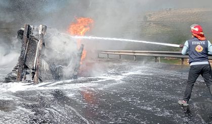 Şırnak'ta akaryakıt tankeriyle kamyonet çarpıştı: 2 ölü, 4 yaralı