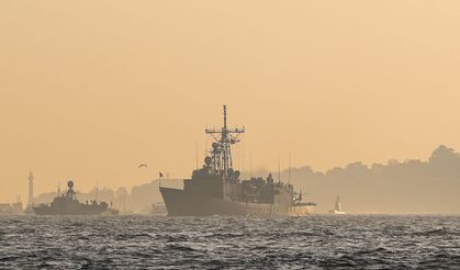 İstanbul Boğazı'nda 100. yıl coşkusu! Türk donanma tarihinin en büyük resmigeçidi tamamlandı