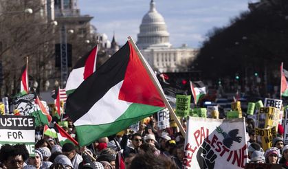 ABD yönetimi, Filistin'i destekleyen öğrencileri şafak baskınıyla gözaltına aldı
