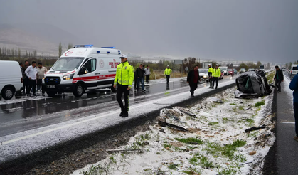 Niğde’de zincirleme trafik kazası: 2'si çocuk 8 yaralı