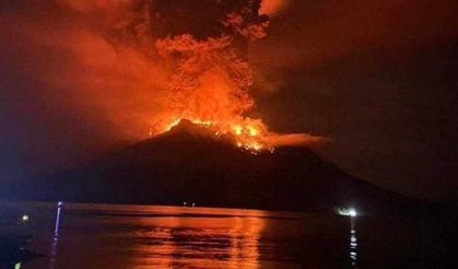 Endonezya'da Ruang Yanardağı patladı