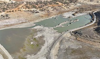 Karaman'daki Yollarbaşı Göleti'nde kuraklığın etkisi görülüyor